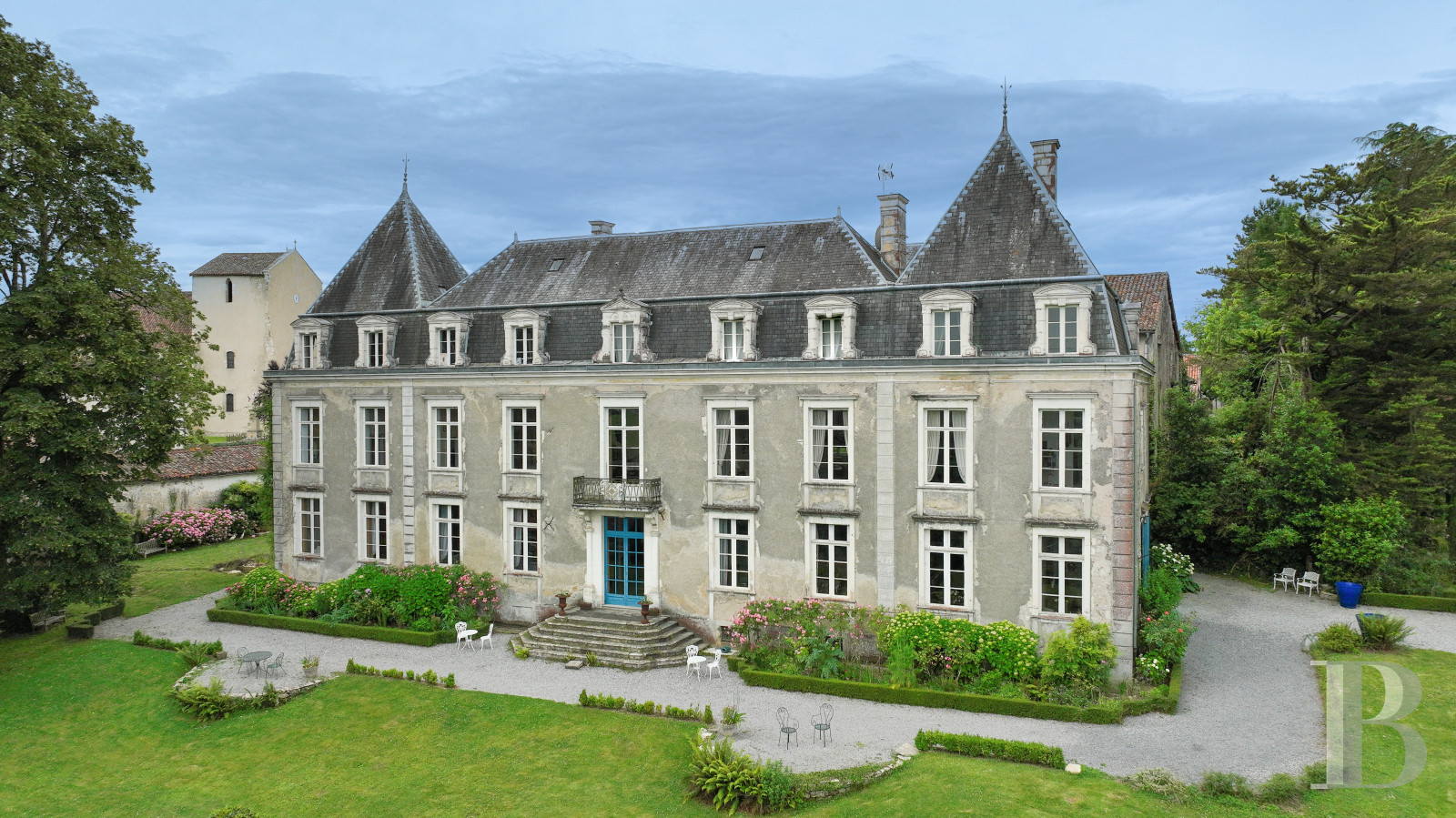 A chateau with a view of the Gaves Réunis in the heart of Labourd between Bayonne and Dax  - photo  n°1